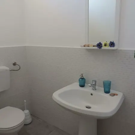 100 Metri Dal Mare *